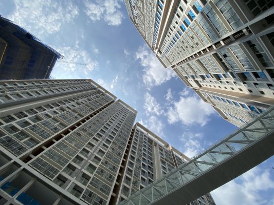 The Signature Quận 7 lắp cửa trượt quay Eurotech