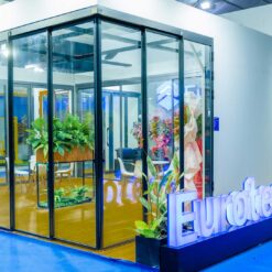 Ultra-slim-eurotech-cua-nhom-truot-quay